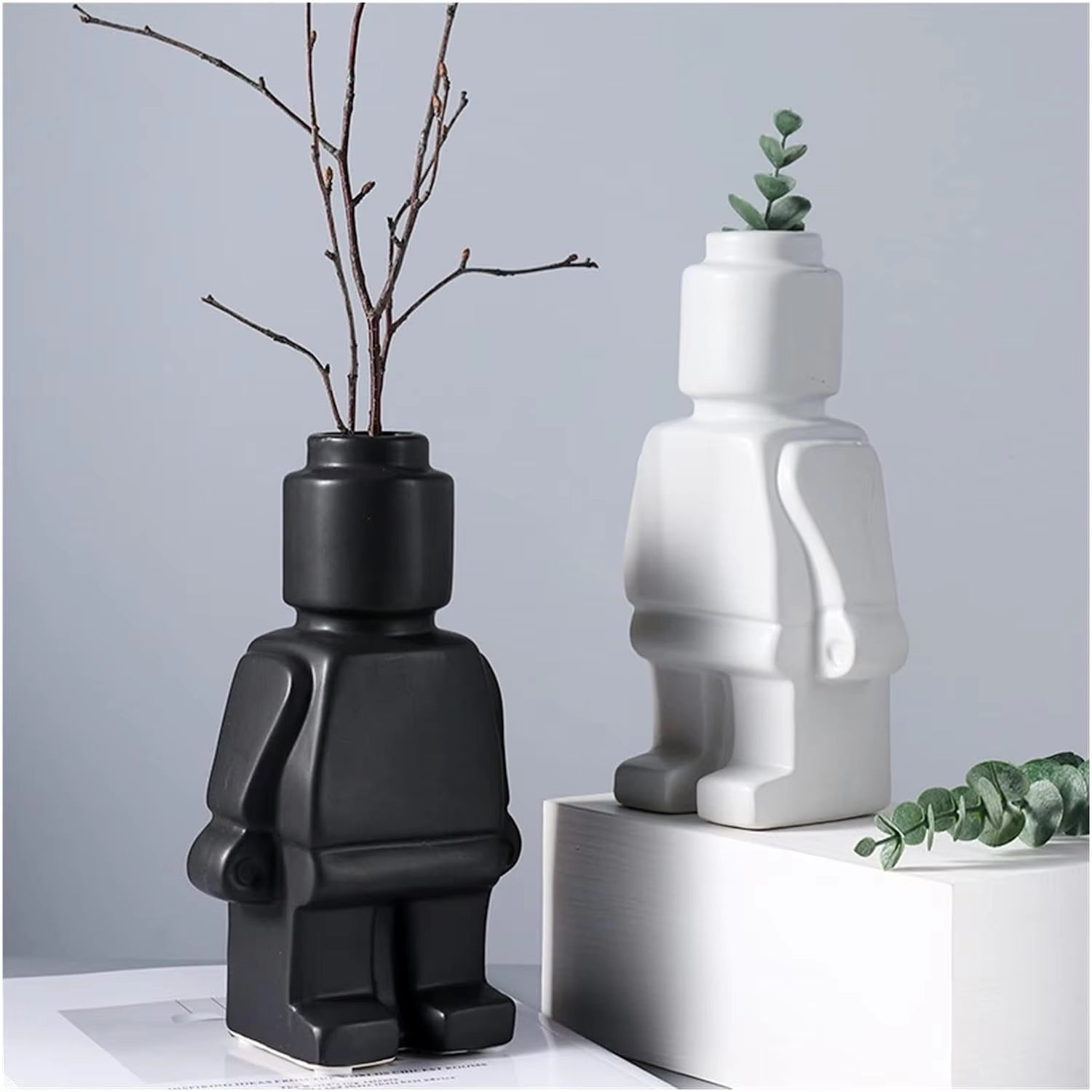 Nordic Style Ceramic Robot Vase Indoor Flower Pot Modern Home Interior Decoration White Goods Decoration Office Desk Decoration